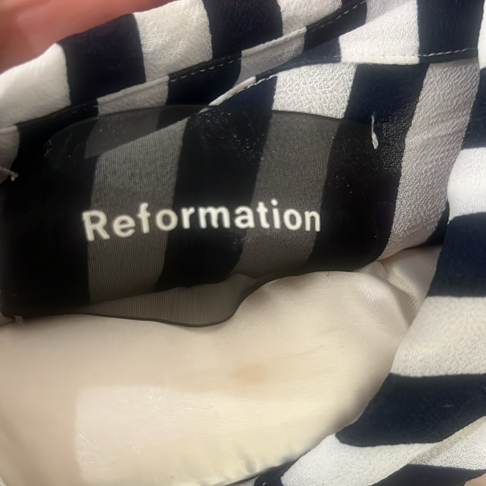 Reformation Blue and White Striped Women's Top
Size small - Picture 7 of 8